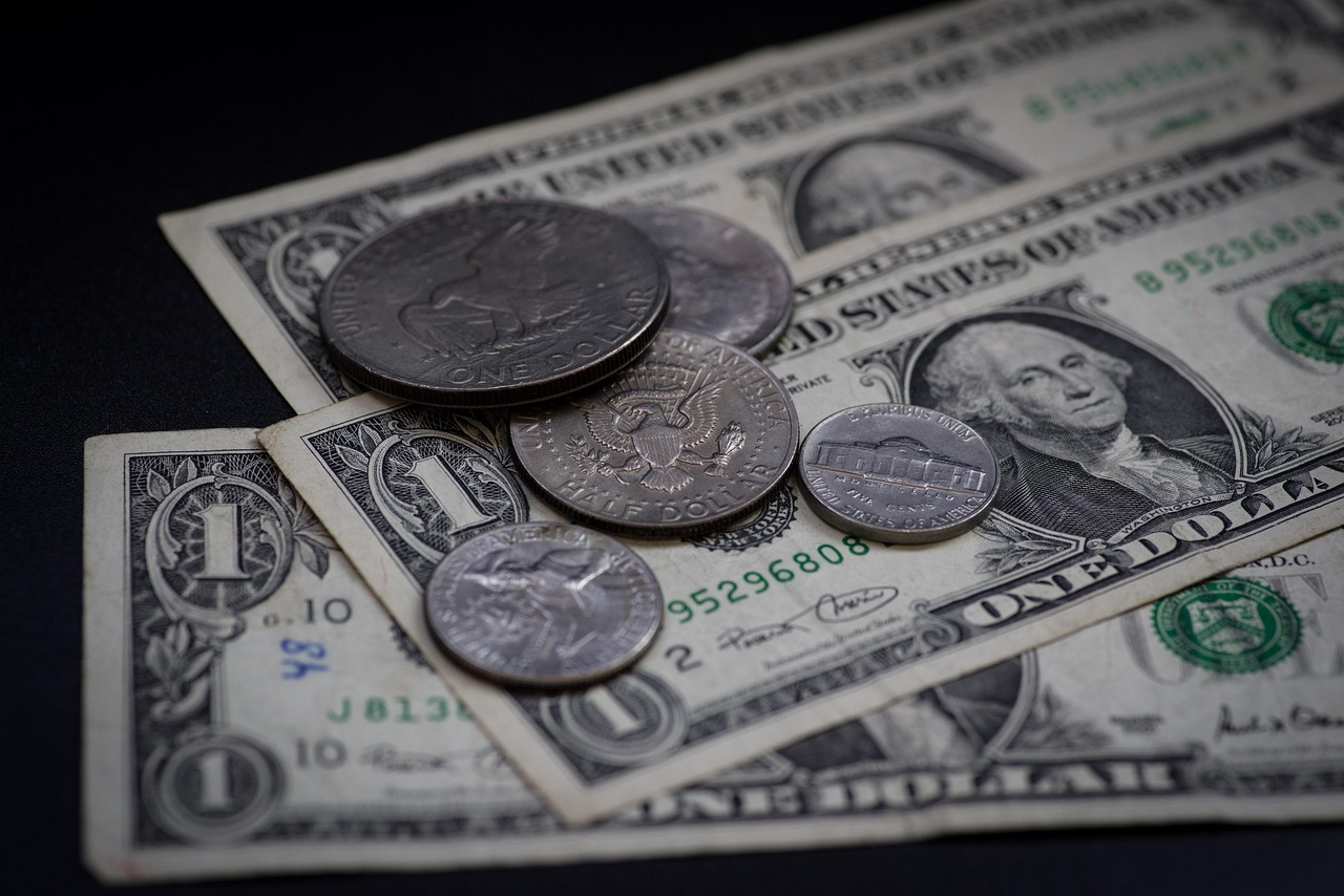 老後資金の不安を解消するためにNISAとiDeCoはどう活用すべき？