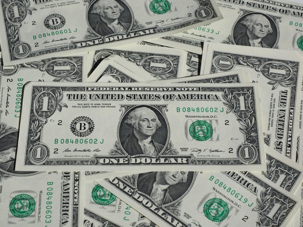 老後資金をNISAやiDeCoで増やすには月いくら必要？